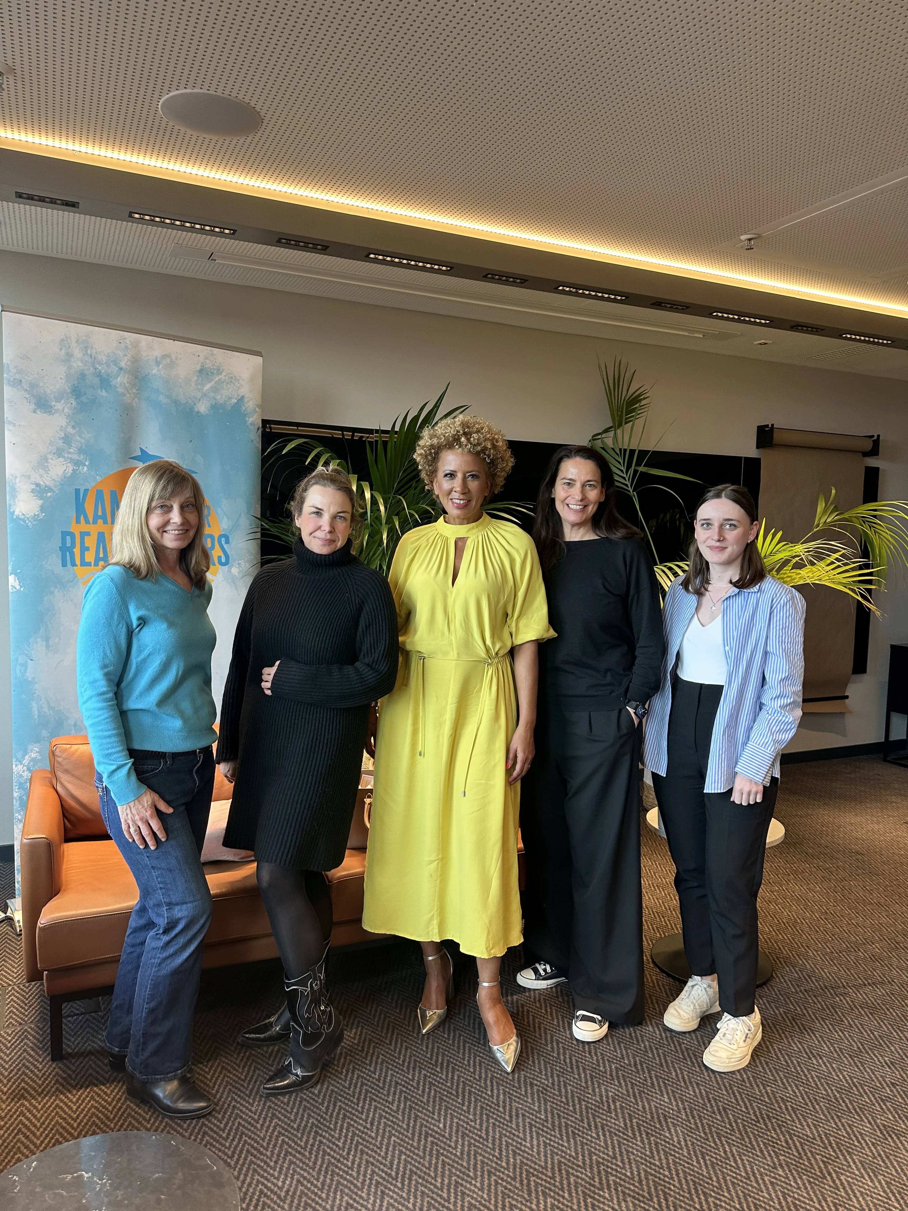 Arabella Kiesbauer, RTLZWEI und das PLT-Team.